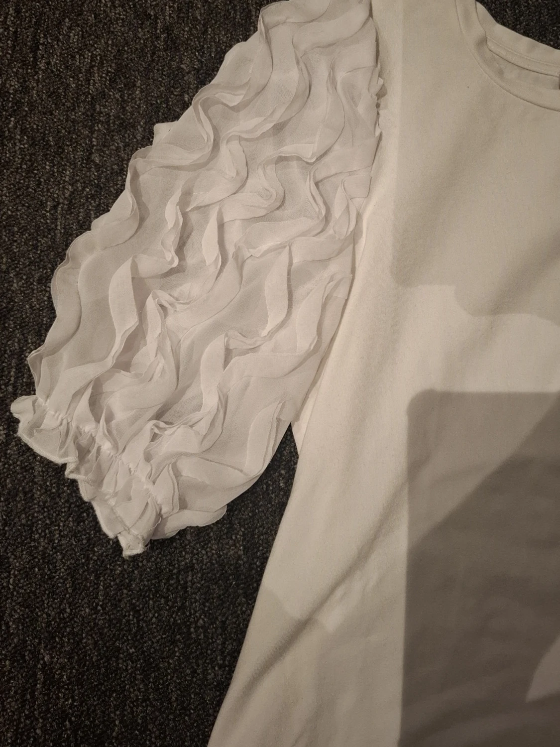 Vit topp med puffärmar från Pieces - 2