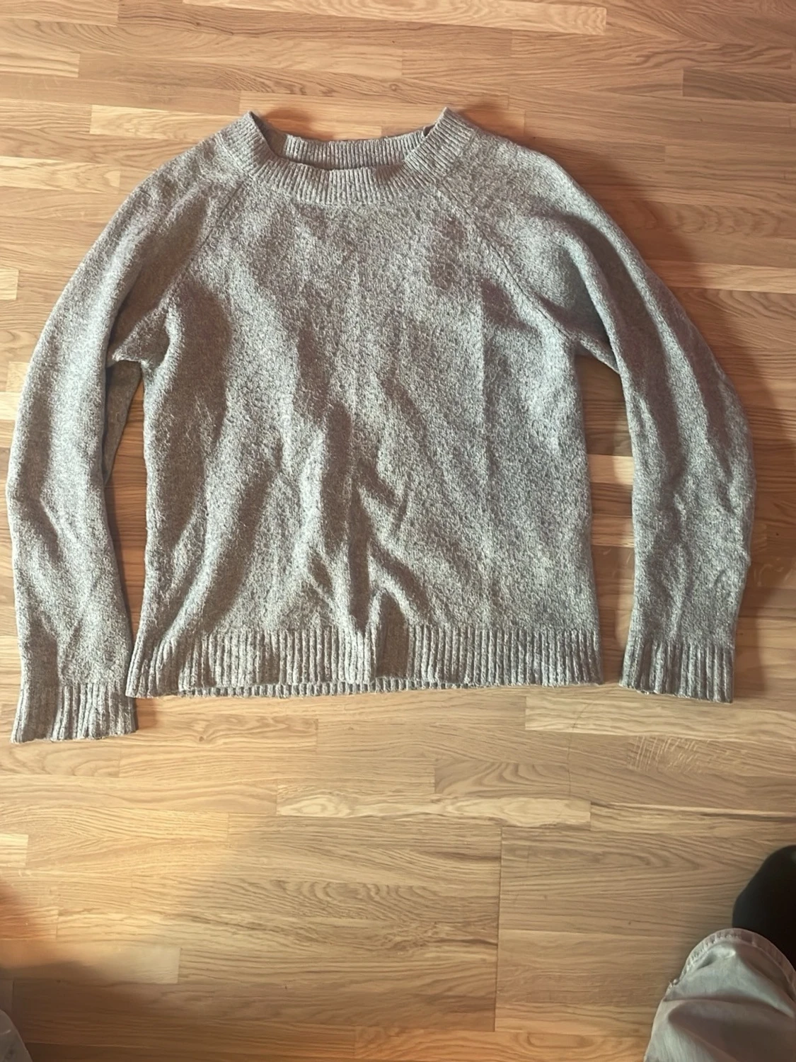 Ljusgrå stickad tröja Vero Moda