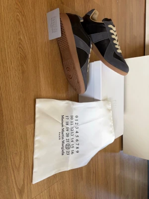 Maison Margiela sneakers grå - Maison Margiela sneakers ny skick  