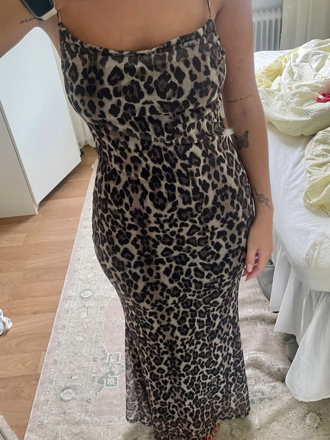 Leopardmönstrad långklänning