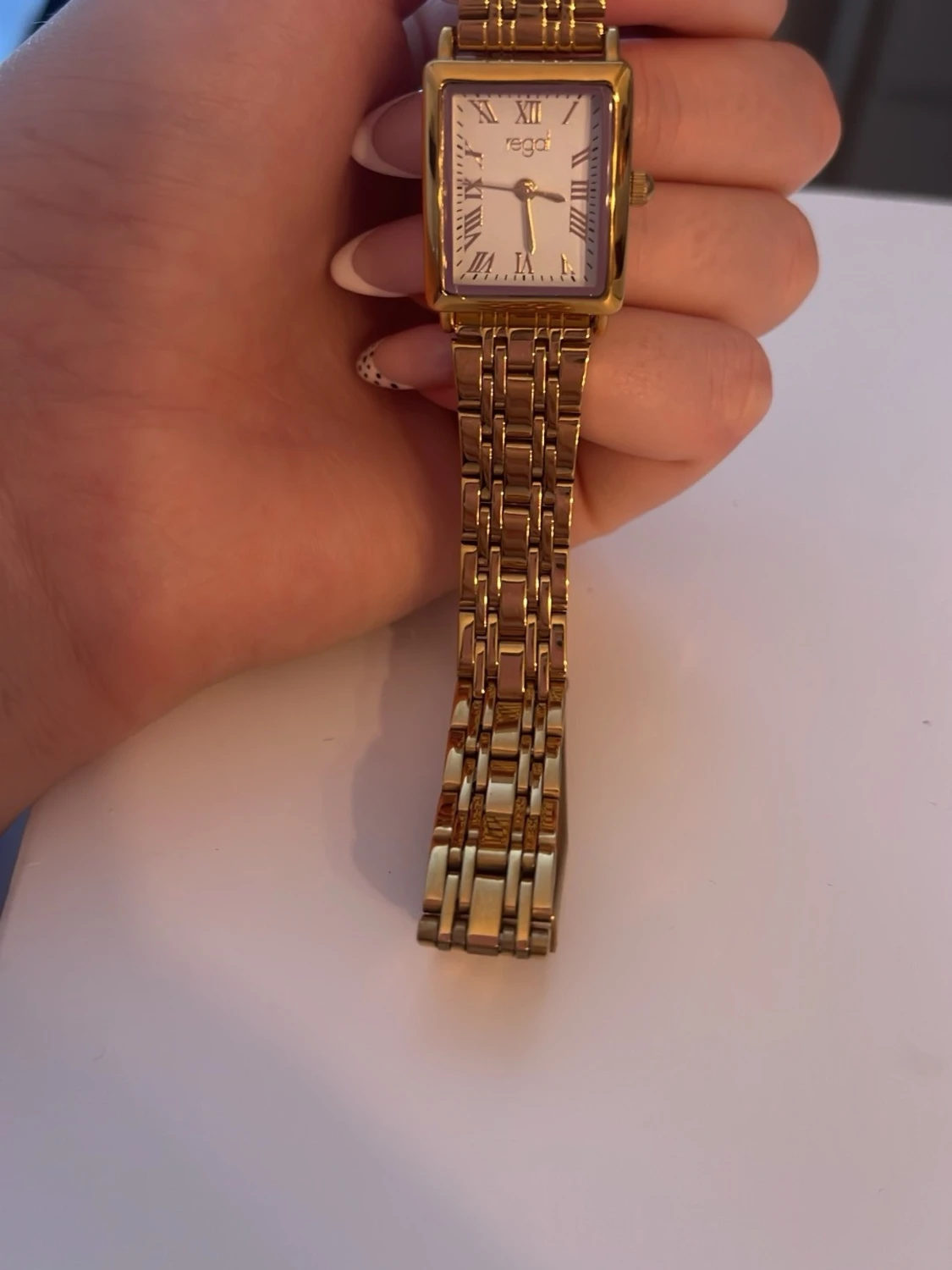 Guldfärgad fyrkantig klocka från Regal - 2