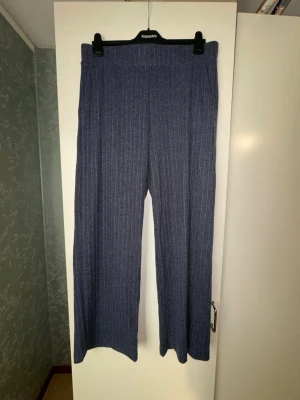 Soyaconcept byxor  - Byxa från Soyaconcept. Aldrig använt och prislappen sitter kvar. I storlek XL 