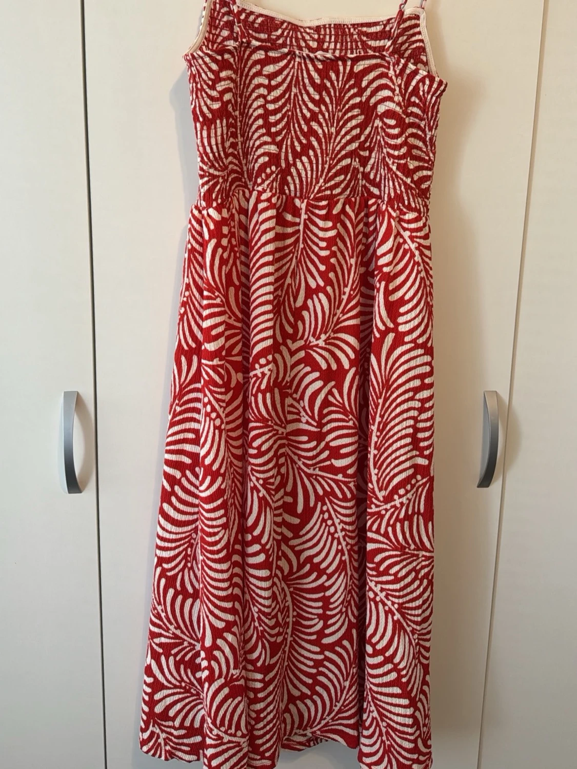 Rödvit långklänning med mönster - 1