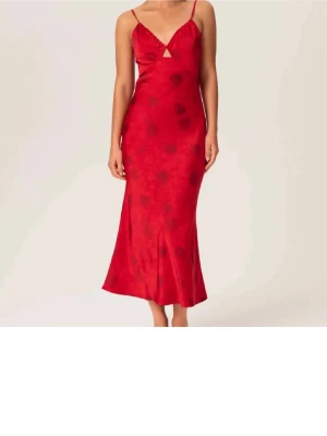 Röd långklänning adoore - Satinklänning från adoore