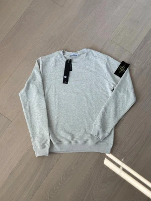 Stone Island college - Stone Island college in colour gray. Brand new with tags🔖 Amazing quality! Size S. Ask for more photos! SHIPPING IN 24H📦