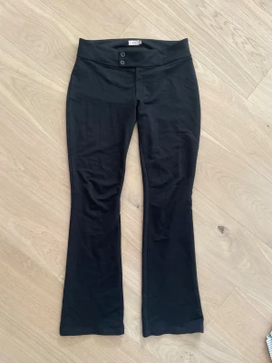 Kostymbyxor - Snygga konstylbyxor