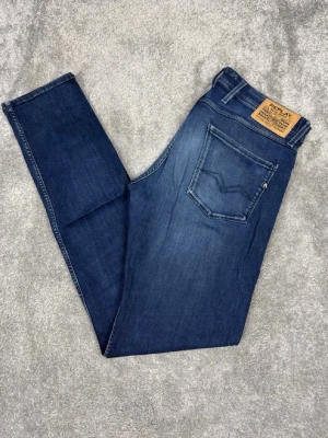 Replay jeans  - Ett par riktigt snygga jeans från Replay i storlek W34 L34 i modellen Anbbas