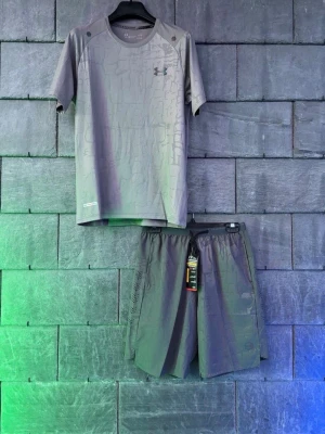 Under armour set  stl xl passar m/L - helt ny