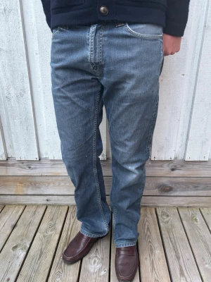 *Straight/Bootcut* Levi’s 506  - Ett par extremt snygga Levi’s jeans med en trevlig wash! Modellen kallas 506 och är rak med en gnutta bootcut! Storlek 32/32, utgå från måtten på sista bilden! Hör av dig vid frågor! 