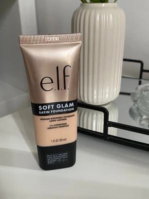 e.l.f. Soft Glam Satin Foundation - Endast testad 1 gång, i färgen 20 light cool💕