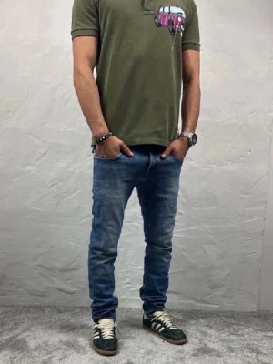 Replay jeans  - Ett par riktigt snygga jeans från Replay i storlek W28 L30 i modellen Anbbas 