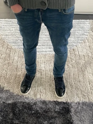 Jacknjones jeans - Säljer ett par snygga jack n Jones jeans i storlek W29