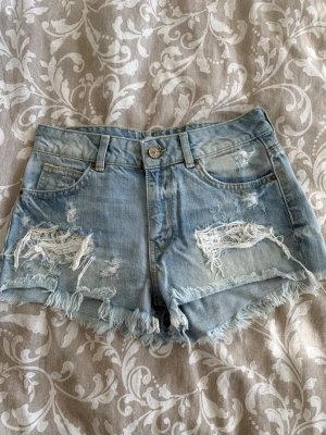 Bershka jeans shorts - Size 34, short 