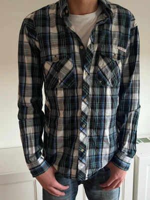 Rutig skjorta - Unik rutig skjorta från selected homme. Skriv vid minsta fråga eller fundering! 😁