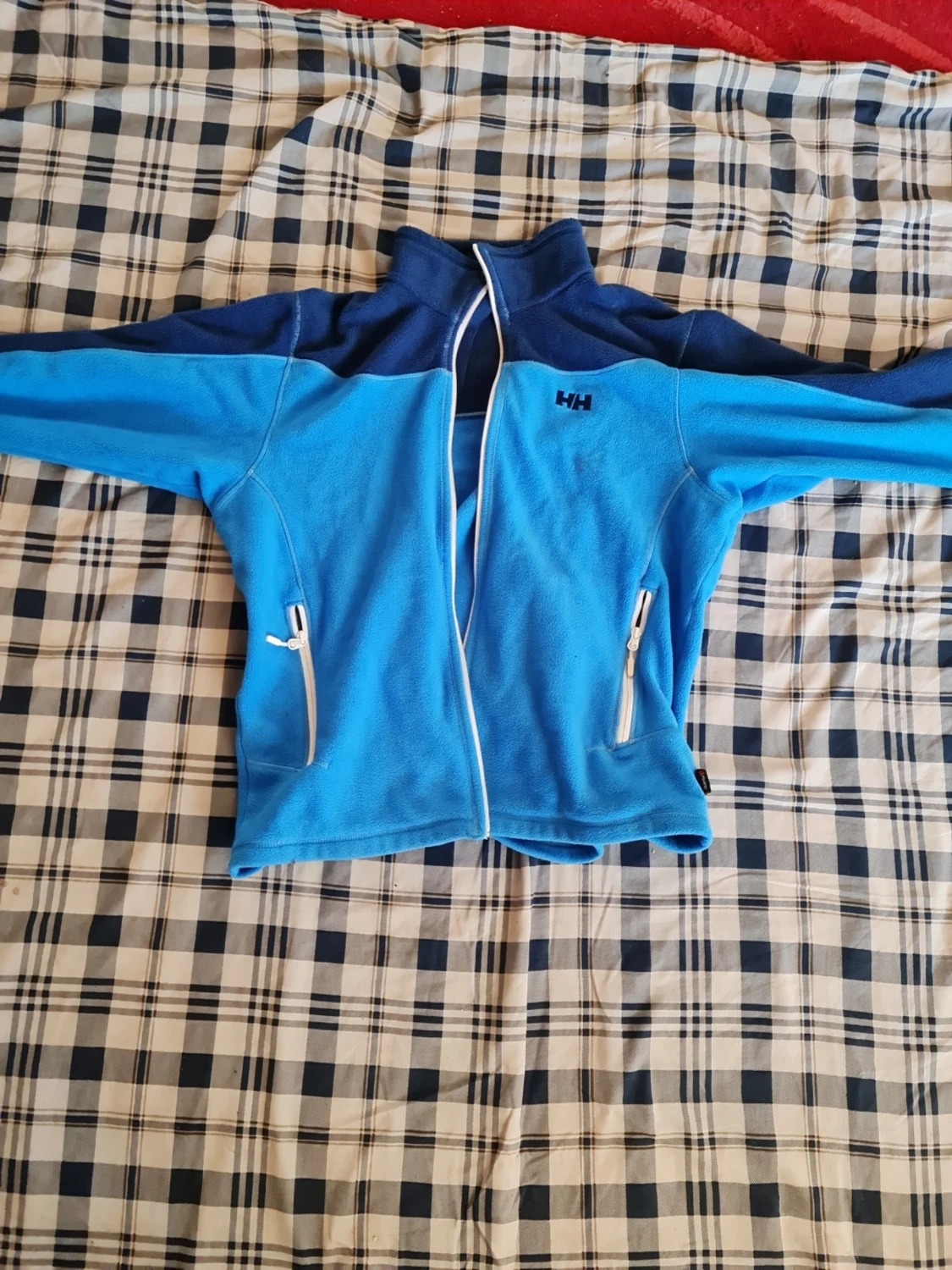 Blå fleecejacka från Helly Hansen