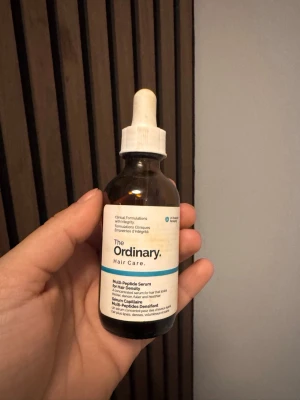 The ordinary peptide serum ökar hårtillväxt - Populärt serum för att få håret att växa . Använt cirka 50% så halva flaskan kvar. 