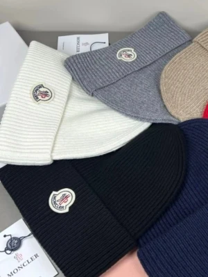 Ralph lauren & moncler leverantör!  - Säljer moncler & ralph lauren leverantörer som säljer kläder för SJUKT bra priser. En ralph lauren tröja kan ligga på 50kr + 29kr frakt! OBS! Alla kläder är kopior men ser jätteäkta ut. Dom har qr koder också. PERFEKT FÖR RESELLING! 