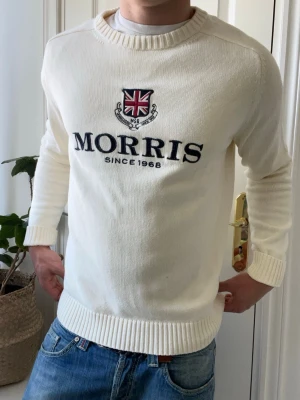 Morris stickad tröja  - Morris stickad tröja , - stor på modellen. Inga defekter! Modellen i bilderna är 180 cm 75 kg och bär Storlek L , Kom med frågor! 🌟 (Kan gå ned i pris vid köp av paket 😉) 