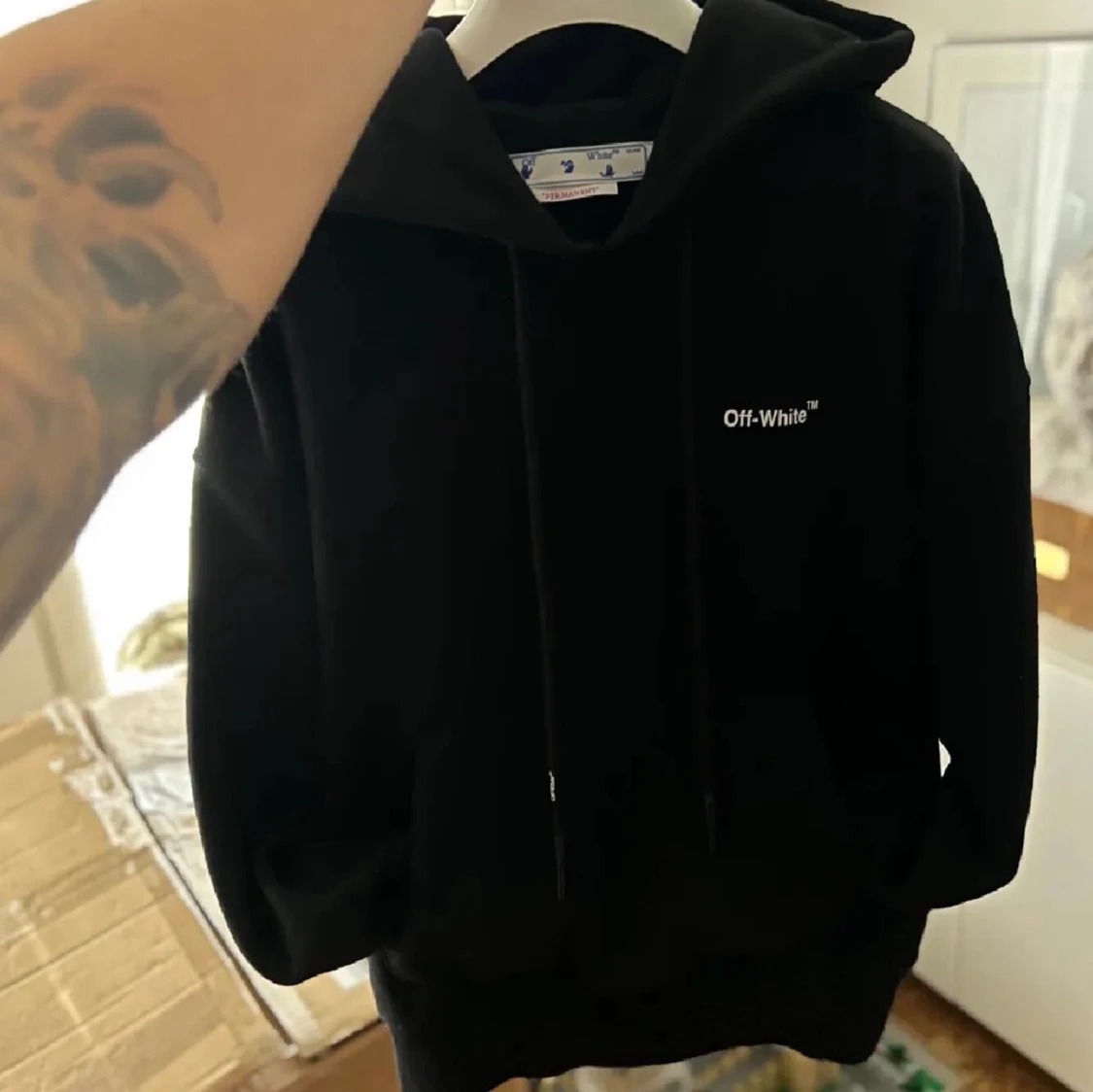 Svart hoodie från Off-White - 1