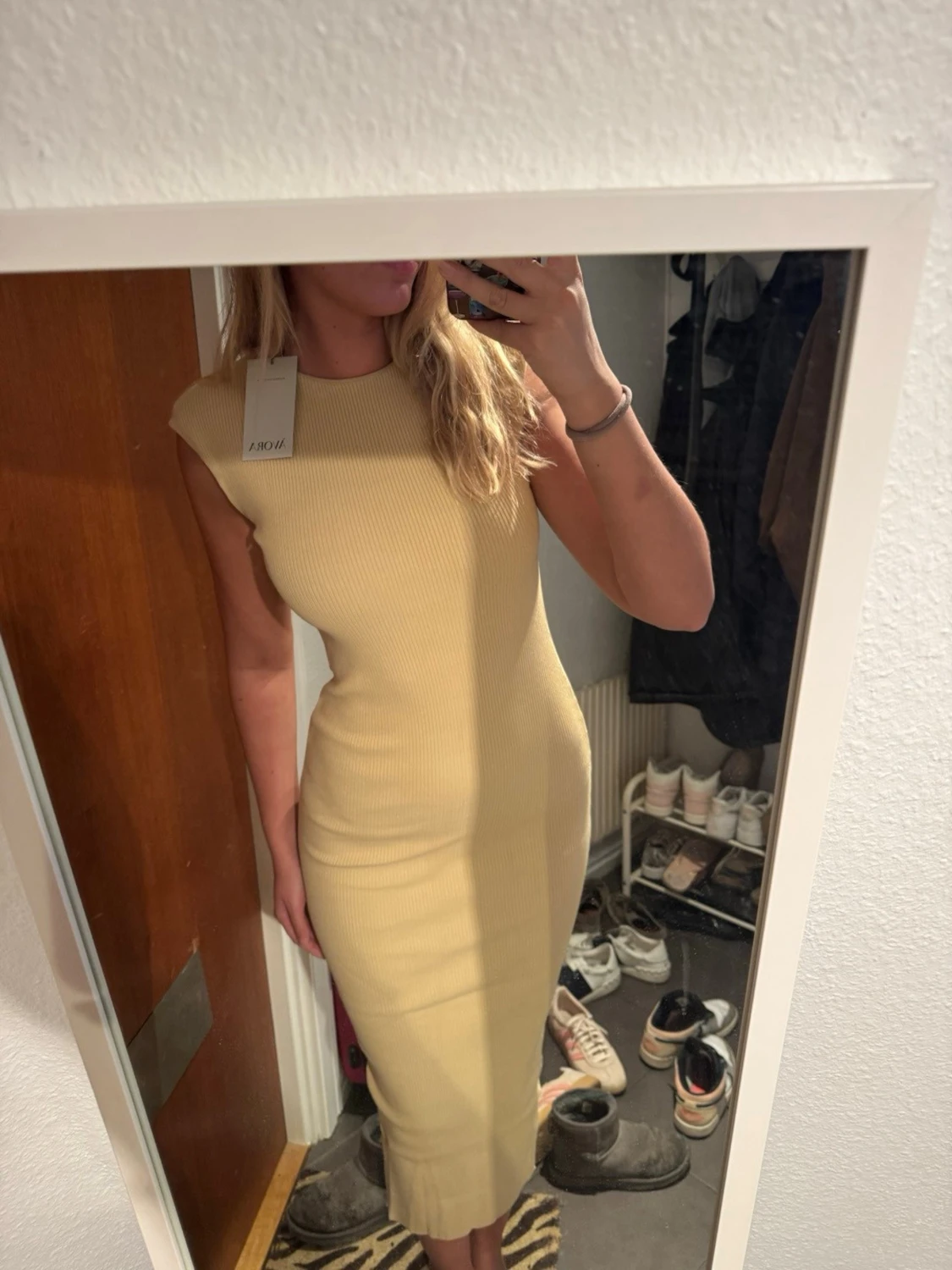 Avora beige maxiklänning - 2