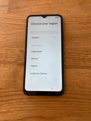 Xiaomi Redmi 9AT 32GB Olåst Nyskick! - Snabb och prisvärd 4G-smartphone med åttakärnig processor och ett mycket kraftfullt batteri som ger dig flera dagars användning och lång livslängd. Telefonen är i en lagom storlek med en HD+-upplöst 6,53-tums IPS-skärm. Fullt fungerande och i nyskick enligt bilder, inga repor. Fås utan laddare.  Nypris: 1200 SEK Begagnat pris: < 1000 SEK Mitt pris: 589 SEK  Skickas alltid snabbt och spårbart. Skriv vid frågor och se gärna mina andra annonser!   GRATIS: För betalande kunder erbjuder jag personlig