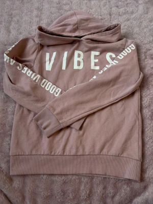 Rosa hoodie - Säljer denna fina rosa hoodien