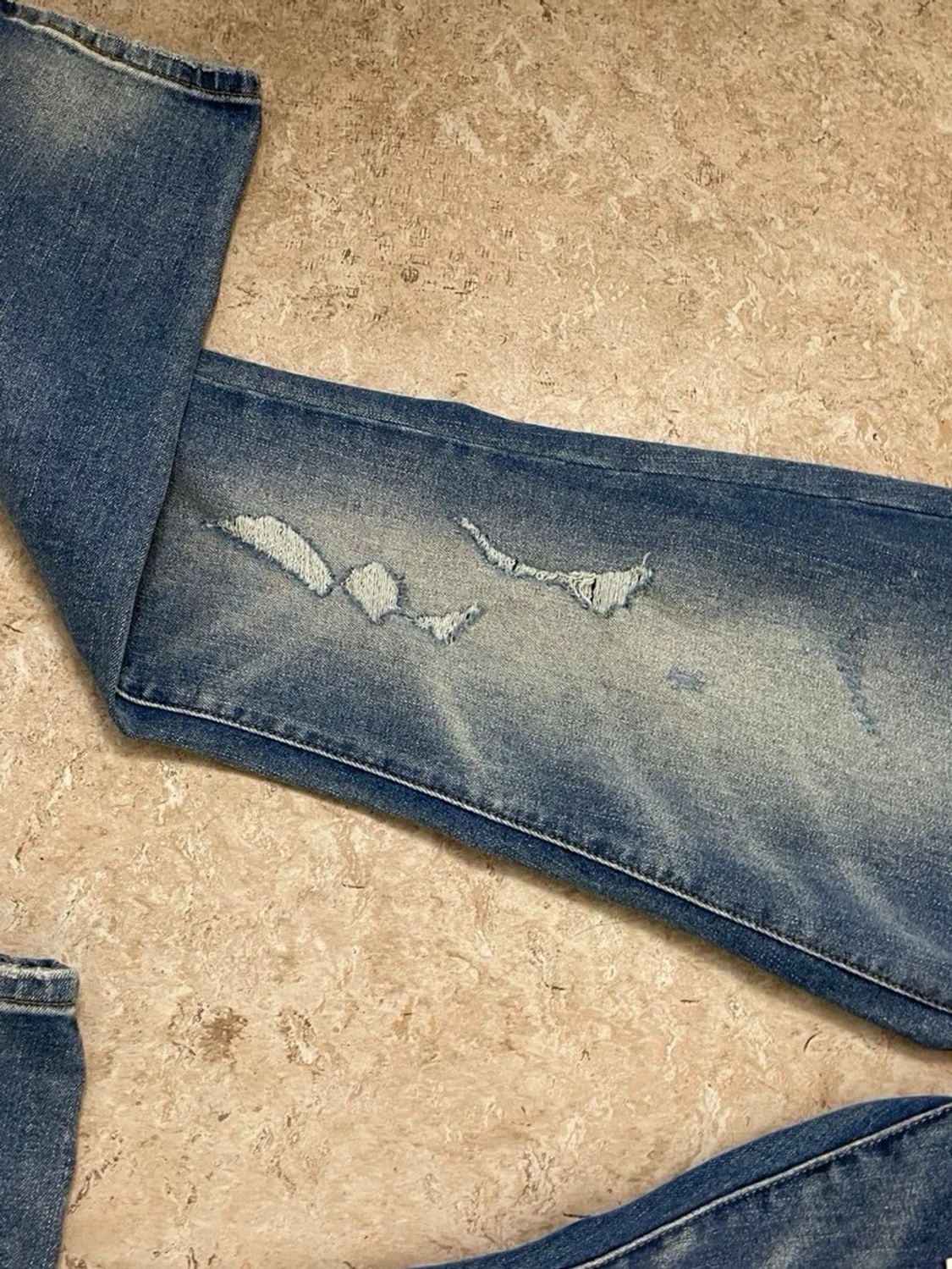 Blå slitna jeans från Purple - 3