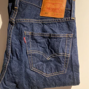 Levis 501 - säljer då jag har växt ur dem, Pm vid intresse/fler bilder storlek: W30 L34 Ord-:1199kr