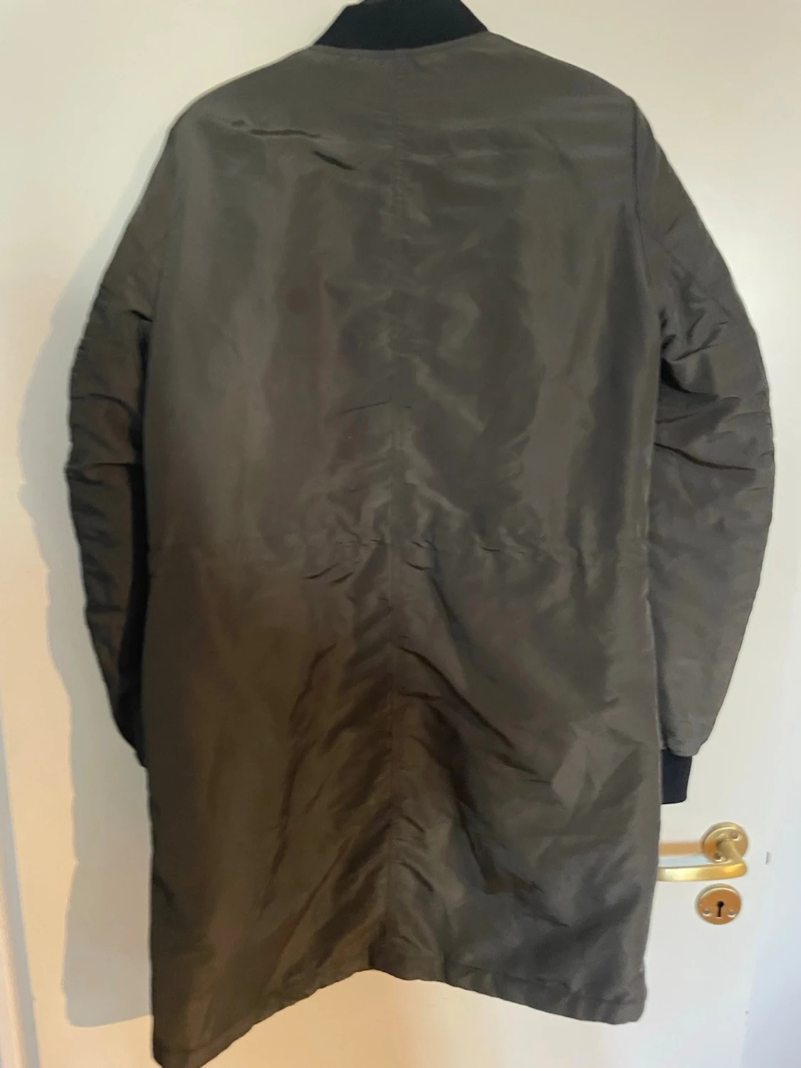 Lång grön vindjacka från H&M - 1