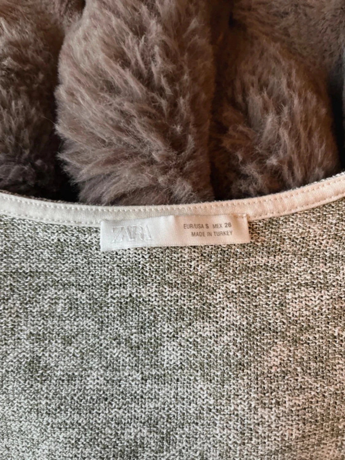 Ljusgrå kortärmad topp med knappar - 4
