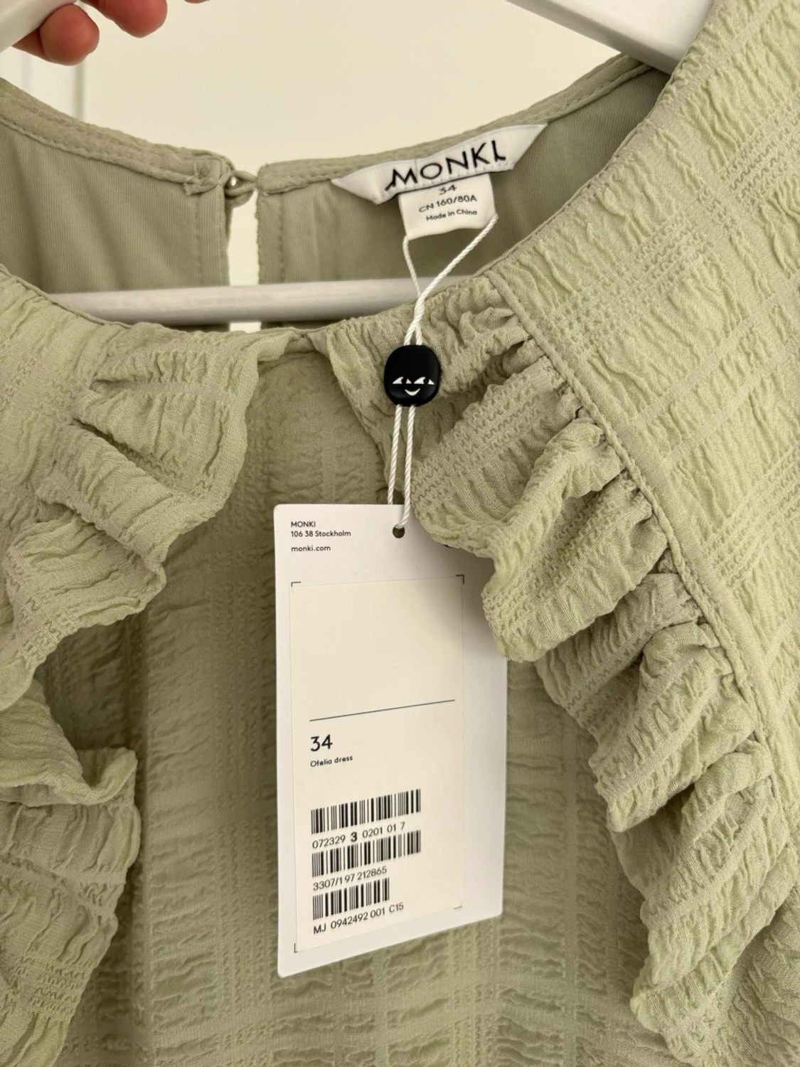 Grön långklänning med volangkrage - 3