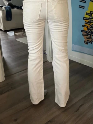 Vita bootcut jeans - Skitsnygga y2k vintage jeans