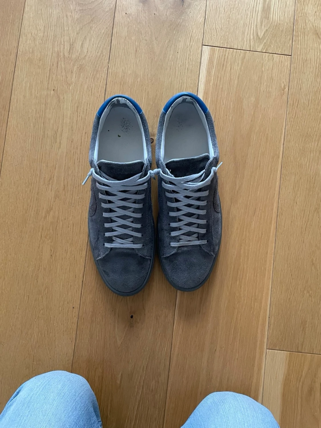 Gråa sneakers från Oliver Cabell - 2