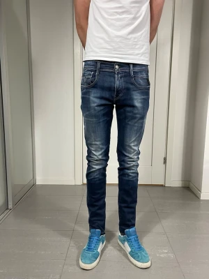 Replay Anbass Hyperflex Jeans  - Säljer nu dessa Replay Anbass Hyperflex jeans, W30 o L32, skriv för fler bilder/frågor🙌🏼