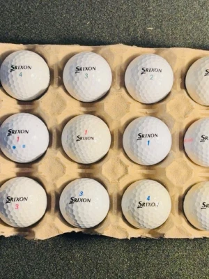 Säljer srixon bollar 12 st - Srixon mix med bra kvalitet där du får 12 bollar för 140kr och 24 bollar för bara 219kr. De flesta av bollar är i nyskick men att någon kan ha ett eller två märken.