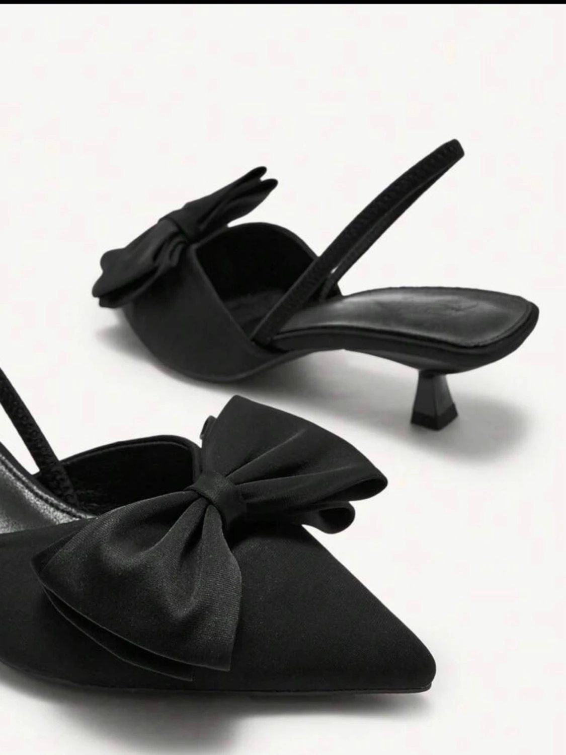 Svarta pumps med rosett - 2