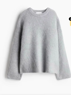 Mohair  tröja - Jättefin mohair tröja från hm edition i ljusgrå