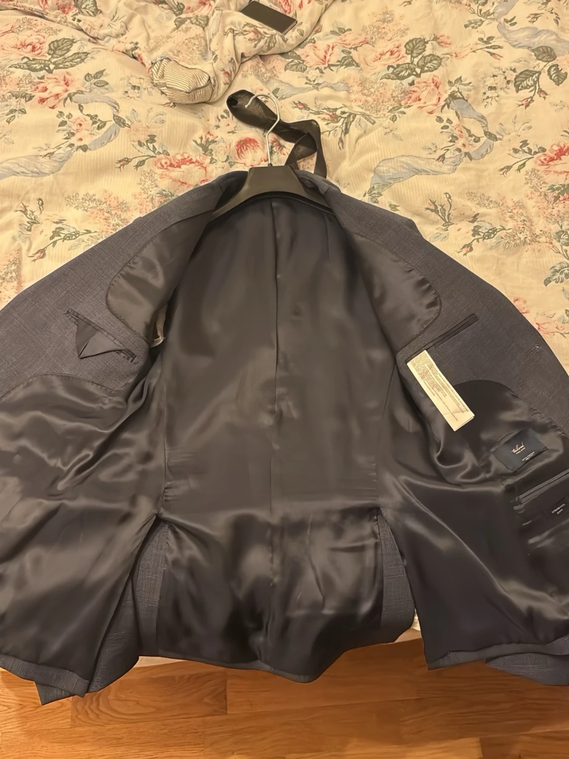 Grå kavaj med diskret rutmönster - 1