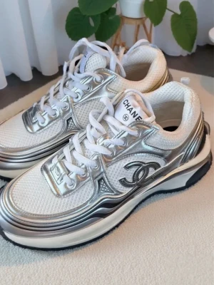 Sneakers - Snygga sneakers. Inget fel på dom alls! Skriv innan ni köper tack💕