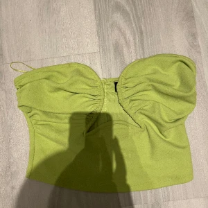 Fest topp  - Storlek M, 100kr 