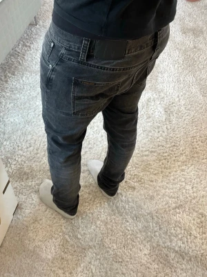 Nudie jeans Lean Dean  - Nudie Jeans | skick 9/10 | Storlek 31/32 | Pris - 649kr | Modellen är ca 179cm lång | Hör av dig vid minsta fråga eller fundering!!