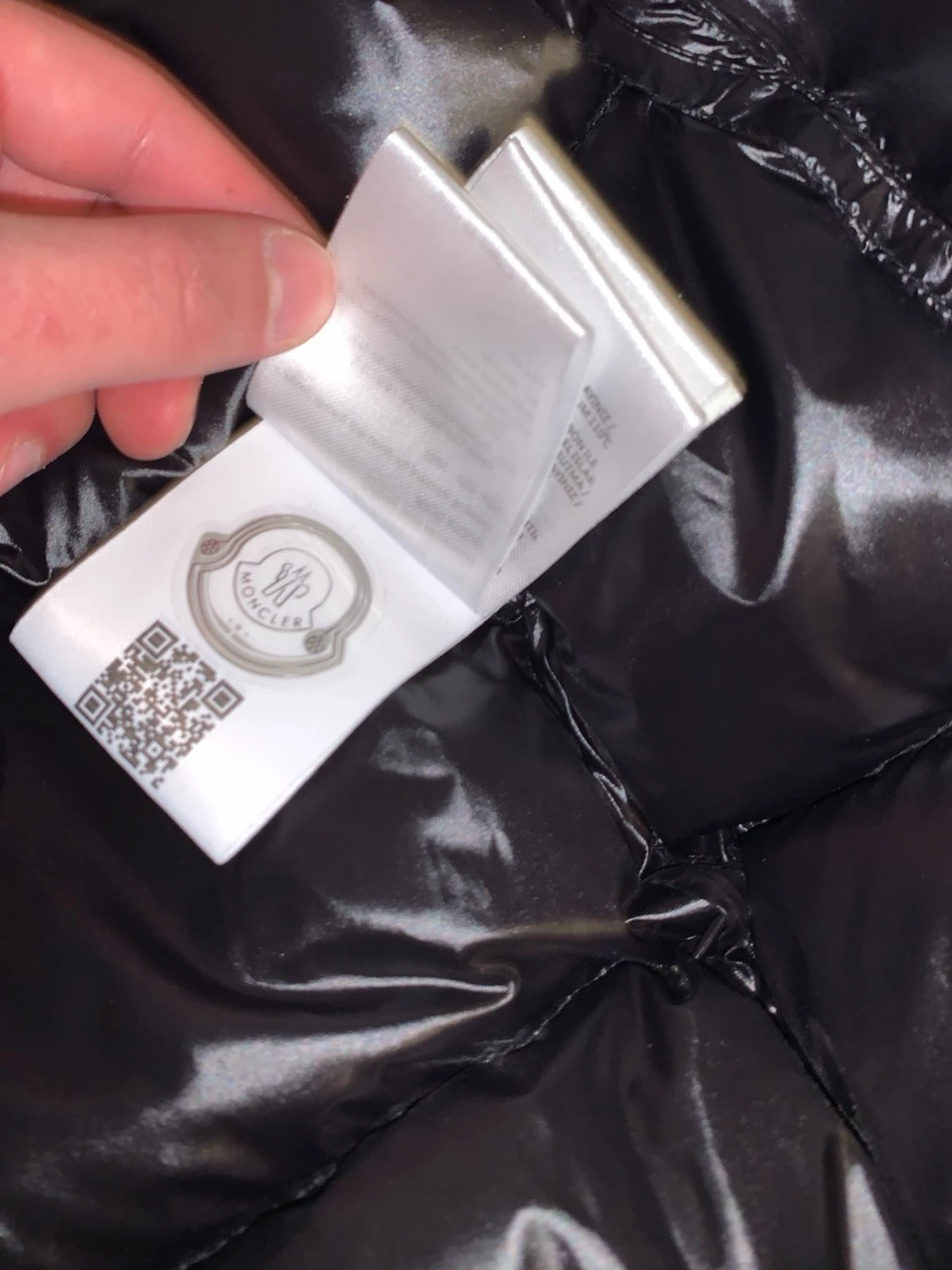 Svart dunväst från Moncler med huva - 2