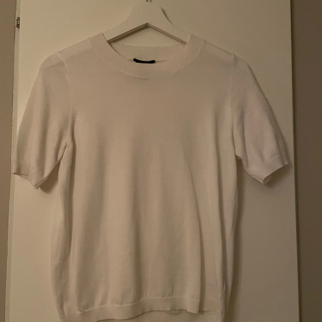 Vit kortärmad tröja från Lindex