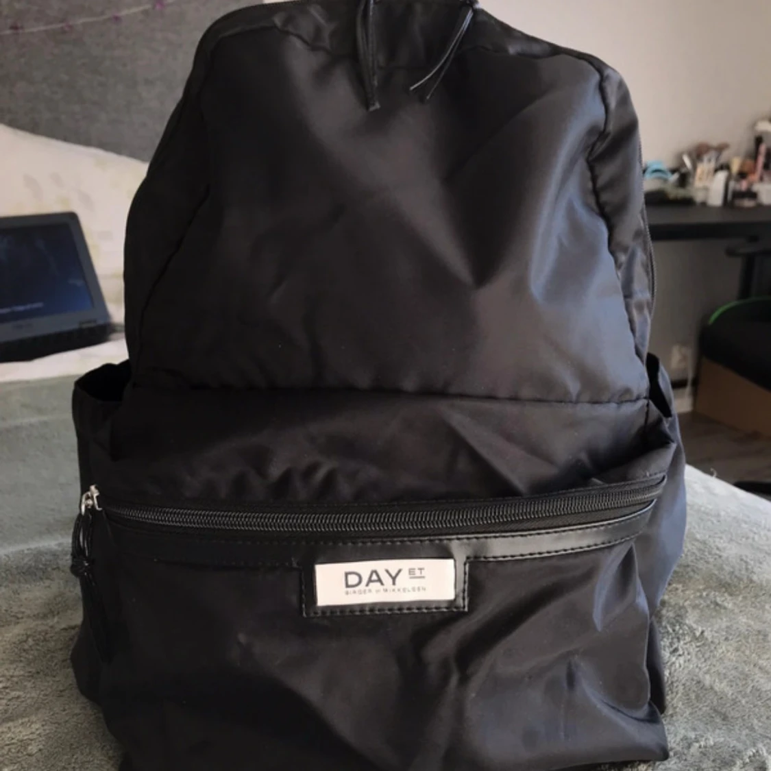 Svart ryggsäck från DAY ET
