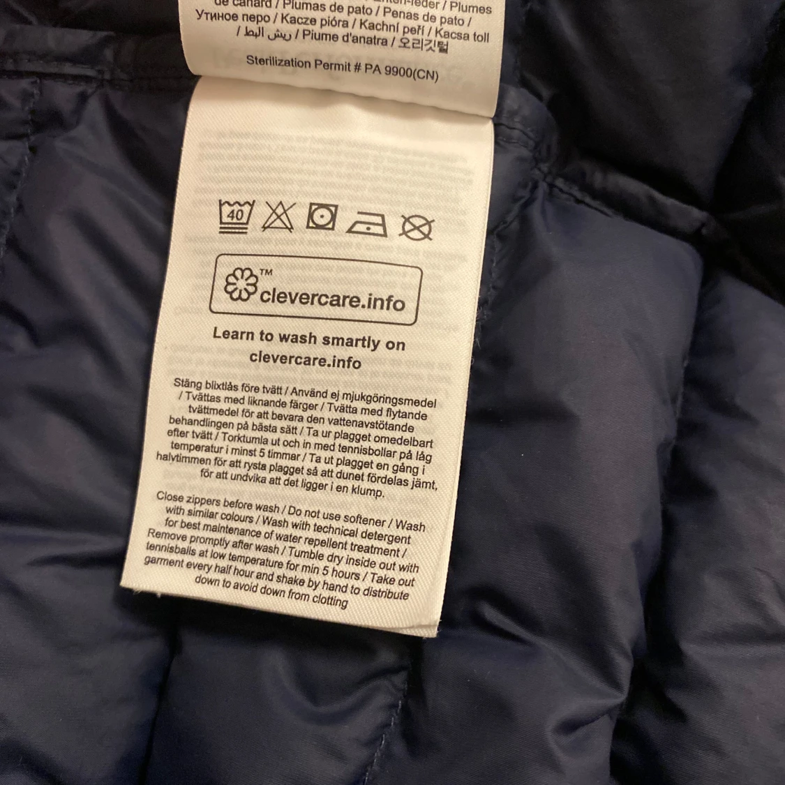 Mörkblå dunjacka från Peak Performance - 93