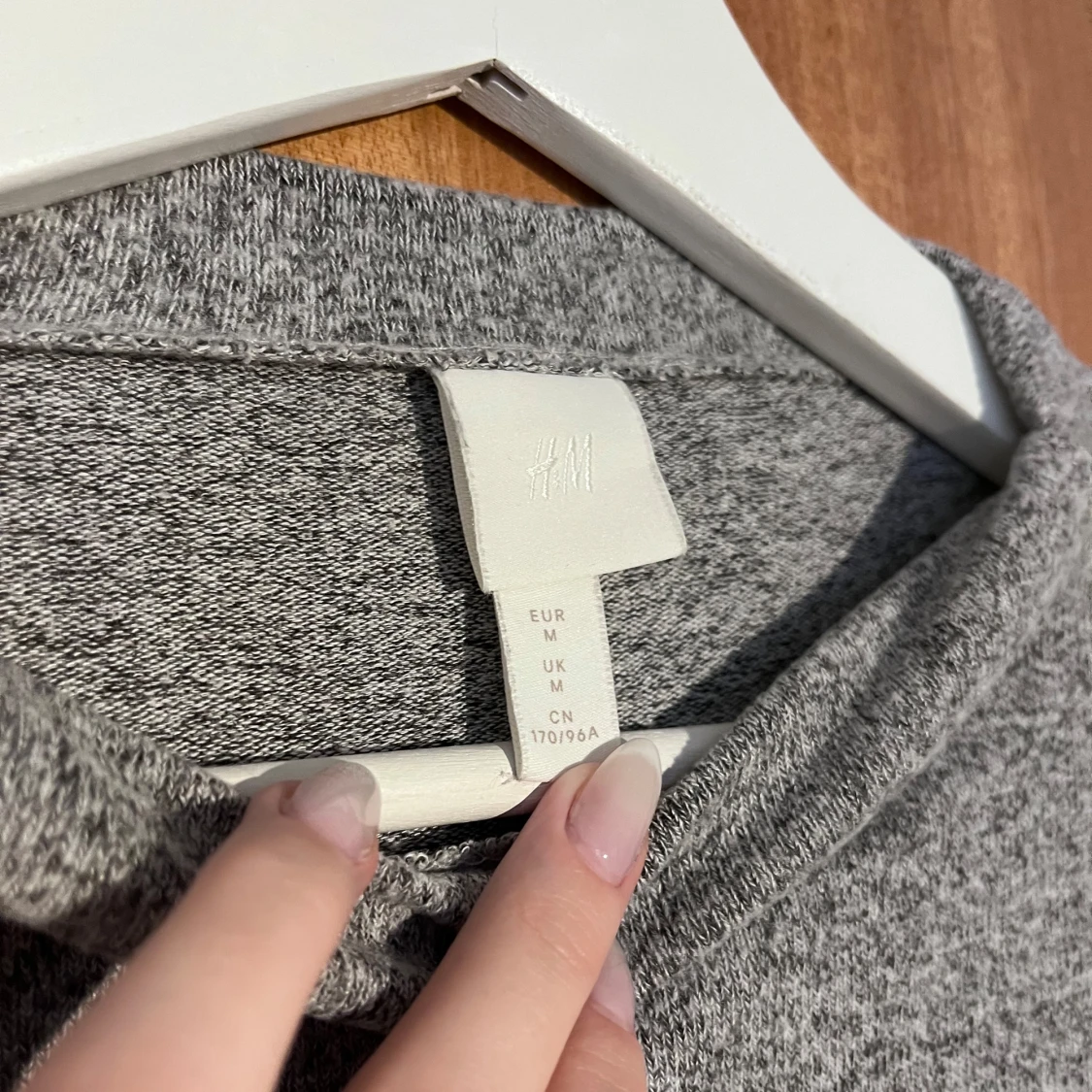 Grå tröja från H&M - 91