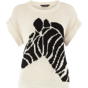 As trendig zebra tröja!! - Säljer nu min kära och supertrendiga zebra tröja från Dorothy perkins. Den är i superbra skick!! Modellen är utgången ur sortimentet och går inte längre att köpa från orginalsidan. Säljer för 799, men kan tänka mig gå ner lite vid snabba affärer
