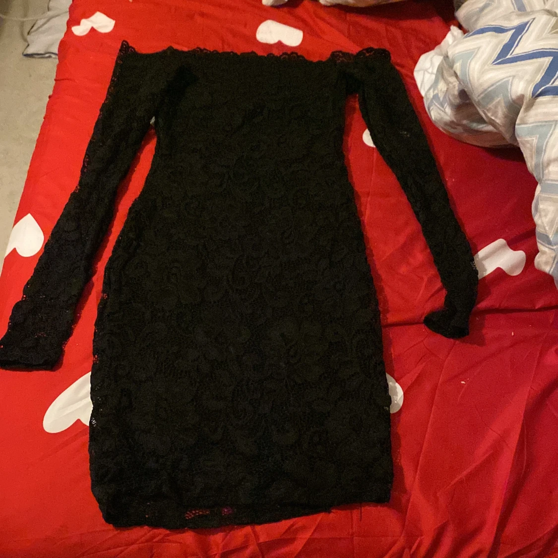 Svart spetsklänning från NLY One - 91