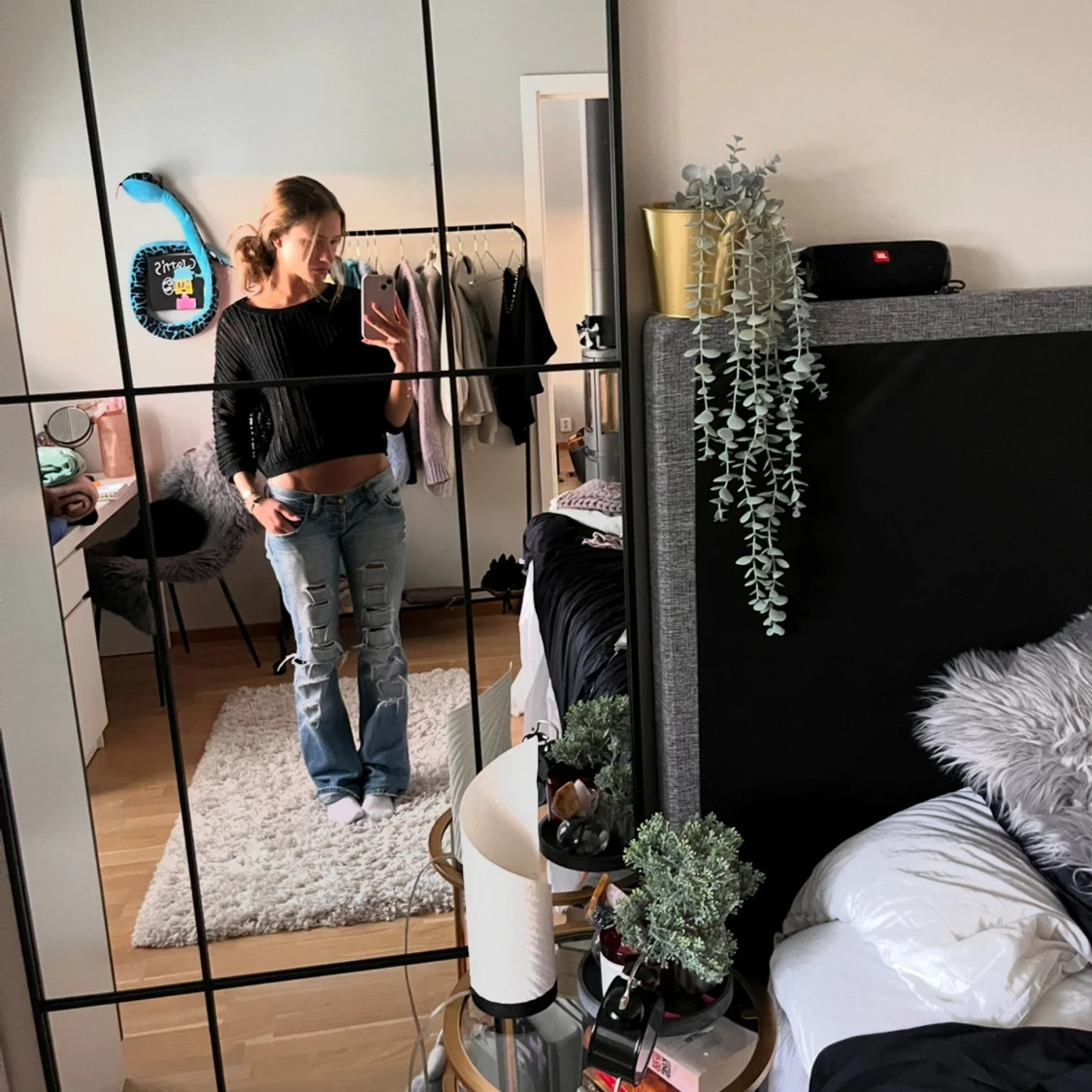 Svart hålstickad croppad tröja med trekvartsärmar - 90