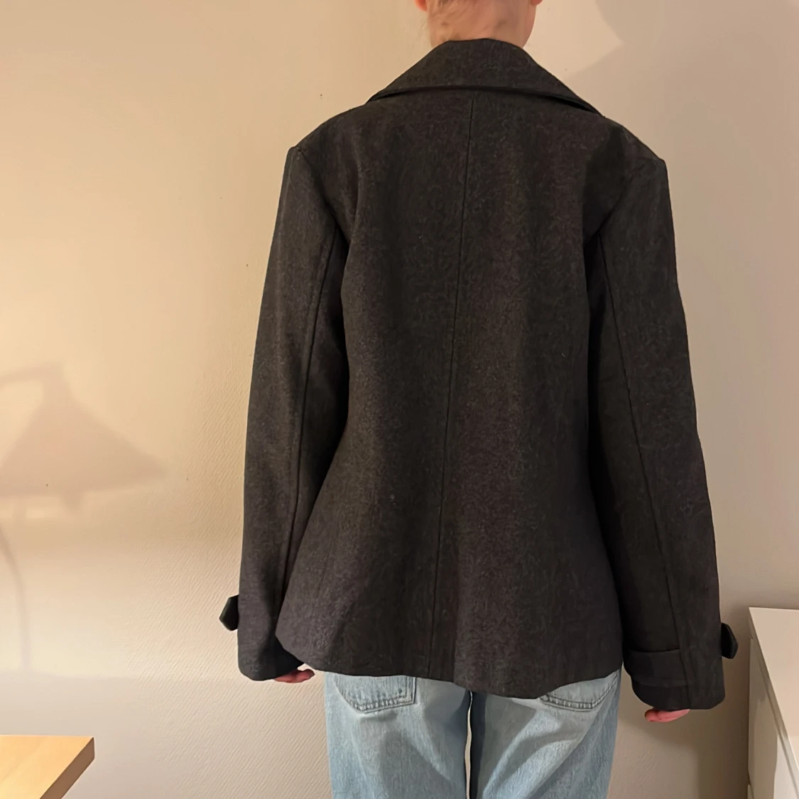 Mörkgrå kappa från Cue - 2